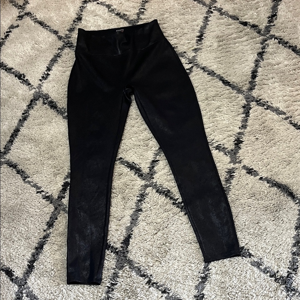 Assets Red Hot Label by Spanx Black Leggings - Picture 2 of 7